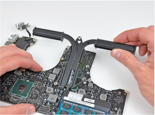 Interne Reinigung und Wärmeleitpastenaustausch für Macbook - Abholung inklusive